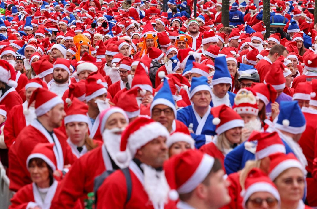 0_Liverpool-Santa-Dash-photo-by-colin-lane