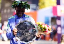 Дебютантка Нью-Йоркського марафону виграла цьогорічний забіг серед жінок