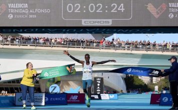 Джон Корір перемагає у Валенсії з третім найкращим часом року